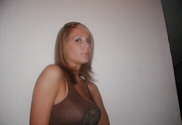 Splendid Light-Haired Mummy-Tart