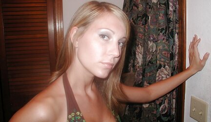 Splendid Light-Haired Mummy-Tart