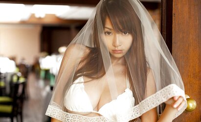 Japanese Bathing Suit Stunners-Anri Sugihara (16)