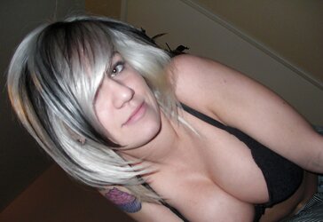 Ultra-Cute chesty teenager