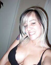 Ultra-Cute chesty teenager