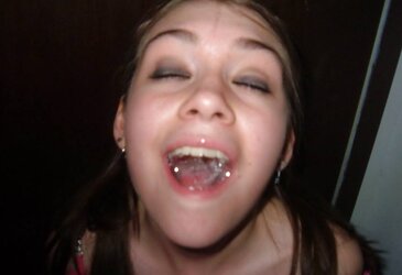 Deep-Throating some jizz-shotgun
