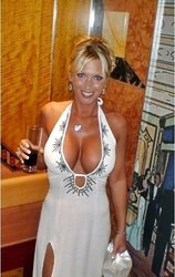 Slutwear six (Habilles comme des Putes) by TROC