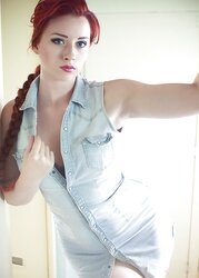 Necia Navine