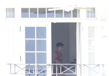 Rihanna-BARE- WARM SUPER-FUCKING-HOT SUPER-FUCKING-HOT !!!!! NO FAKE
