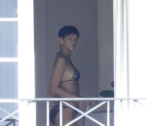 Rihanna-BARE- WARM SUPER-FUCKING-HOT SUPER-FUCKING-HOT !!!!! NO FAKE