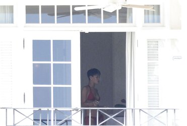 Rihanna-BARE- WARM SUPER-FUCKING-HOT SUPER-FUCKING-HOT !!!!! NO FAKE