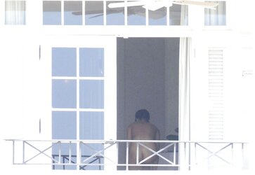 Rihanna-BARE- WARM SUPER-FUCKING-HOT SUPER-FUCKING-HOT !!!!! NO FAKE