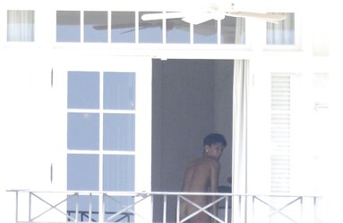 Rihanna-BARE- WARM SUPER-FUCKING-HOT SUPER-FUCKING-HOT !!!!! NO FAKE