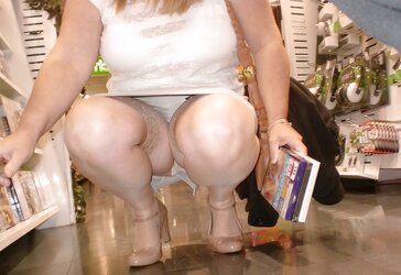 Upskirt mummy