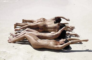 SUMMER FEMMES