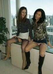 Femmes in shoes