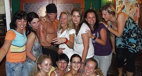 Nymphs and Gladiator Masculine Stripper (Real soiree-CFNM)