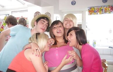 Buxom Amateurs - Huge-Boobed GFs