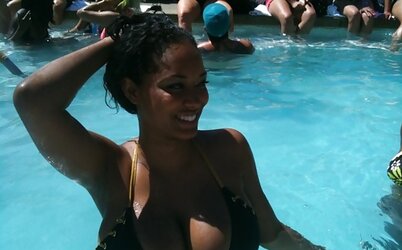 Jiggly Uber-Sexy Stunners Titties, Tits