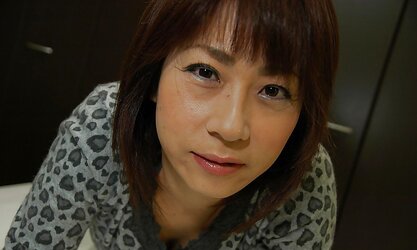 Handsome Mature Nymph (Mari Teramura)