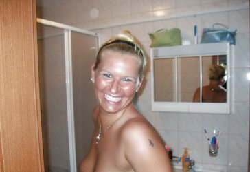 Stolen Pictures - Gang of Gals in Holidays Part