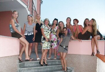 Stolen Pictures - Gang of Gals in Holidays Part