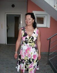 Stolen Pictures - Gang of Gals in Holidays Part