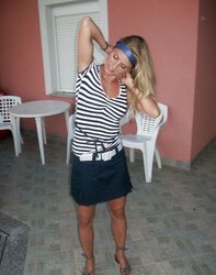Stolen Pictures - Gang of Gals in Holidays Part