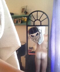 Teenager self images, mirror photos, teenager booty