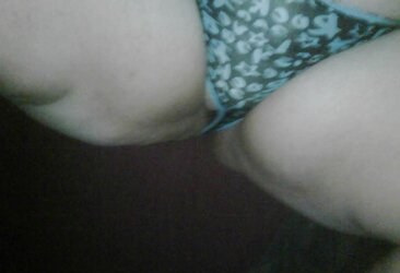 nineteen Y.O. PLUMPER Emo Gal
