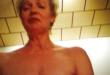 Angie Fischer - Spandau - mature - 60+ - naturist