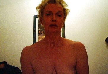 Angie Fischer - Spandau - mature - 60+ - naturist