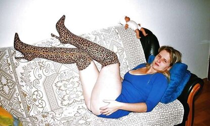 Handsome gals in shoes