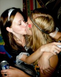 Smooch Smooch F4F