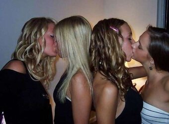 Smooch Smooch F4F