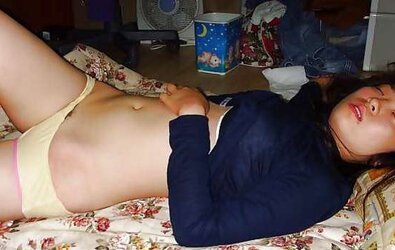 Cogida a una nena tiernita colegiala dormidita