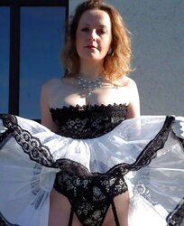 Hotlegs-dame stephanie