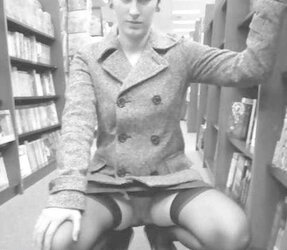 Jiggly dewey decimal (AMYKISS-BEVY)
