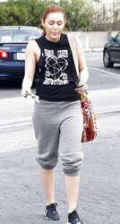 Miley Cyrus going to a gym in Toluca Lake