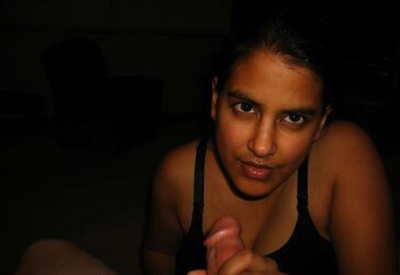 Fledgling indian mega-bitch gargling boyfriends white manmeat