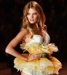 Victoria secret style display