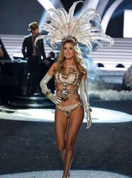 Victoria secret style display