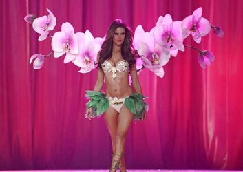 Victoria secret style display