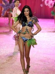 Victoria secret style display