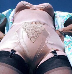 Super-Sexy beaver in nylon