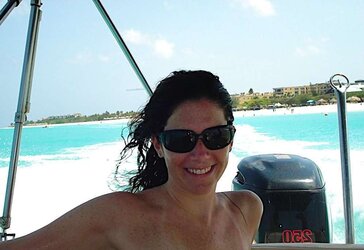 Stellar Dark Haired Milfy.