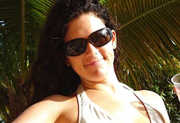 Stellar Dark Haired Milfy.
