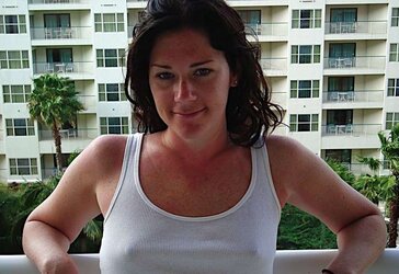 Stellar Dark Haired Milfy.