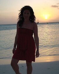 Stellar Dark Haired Milfy.