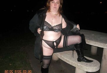 Nue dans la nuit