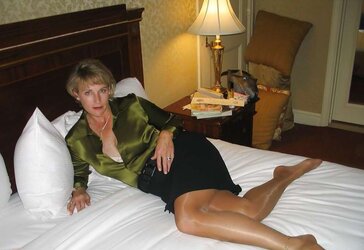 Light-Haired Mature Wifey Flashes Off In Front Of Her Hubby (2on2)