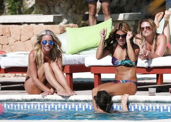Denise Van Outen soles