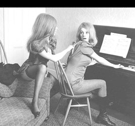 Jenny has a piano lesson