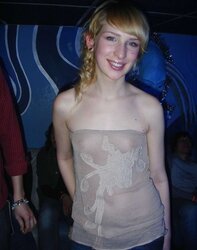 Les salopes (bra-less)
